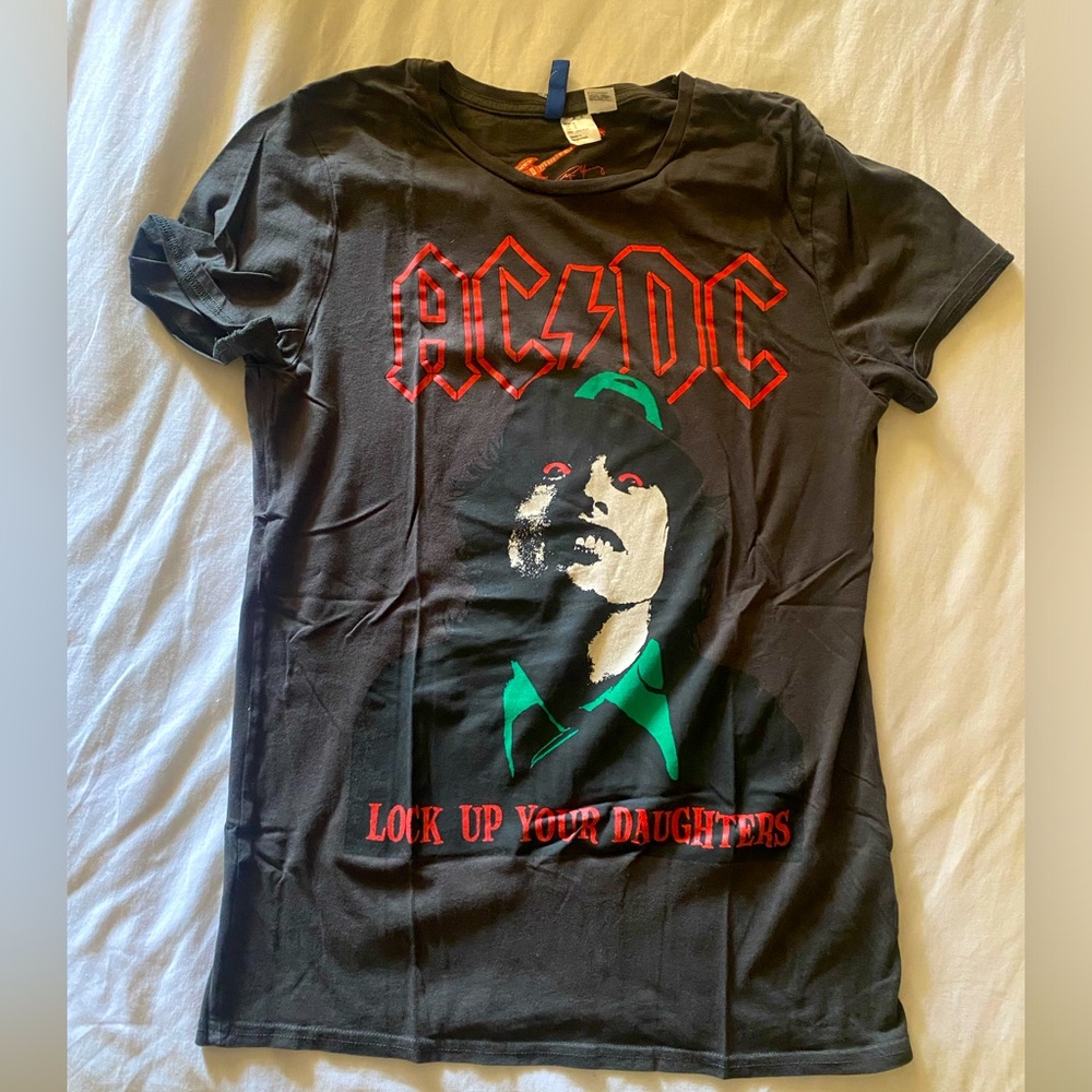 H&M AC/DC t shirt size small. Great condition.